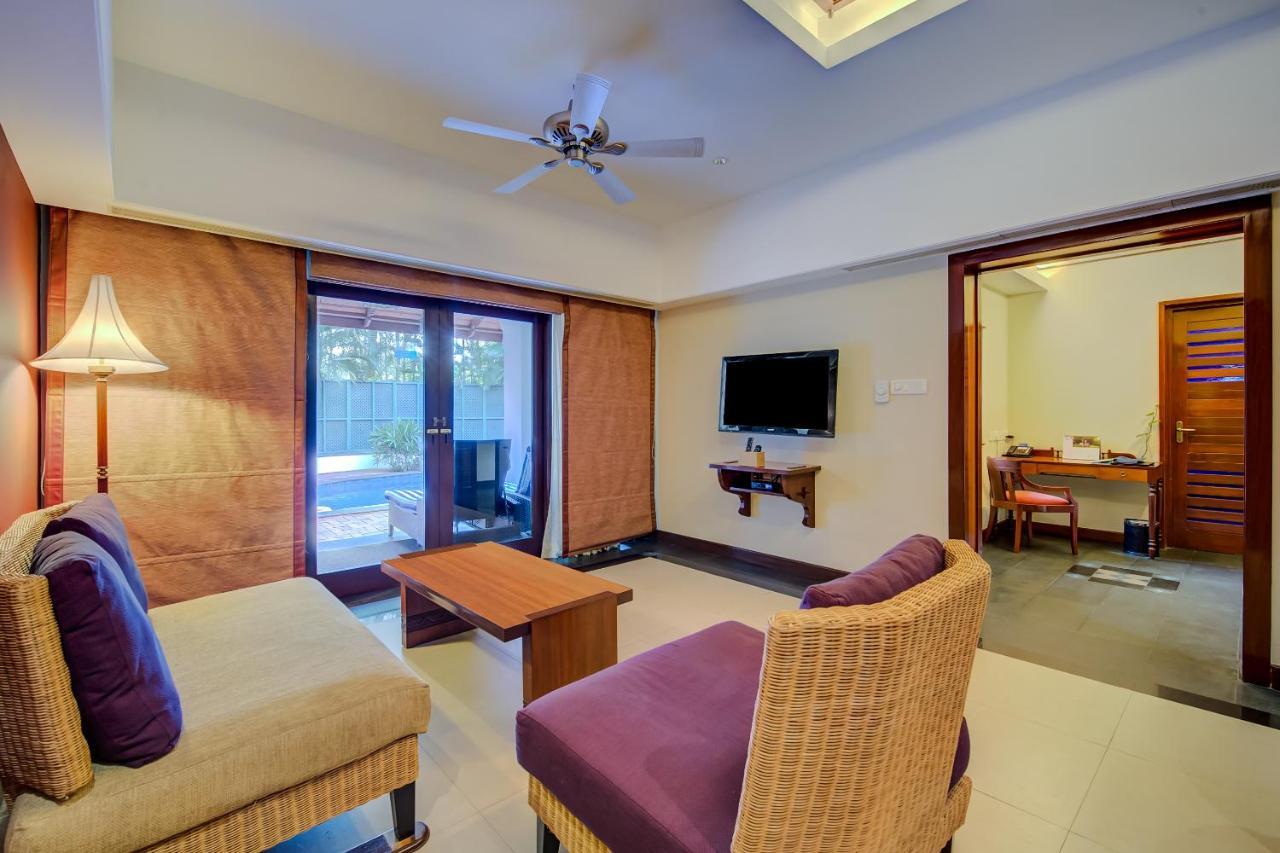Radisson Blu Resort Temple Bay Mamallapuram Bagian luar foto Living room of a suite
