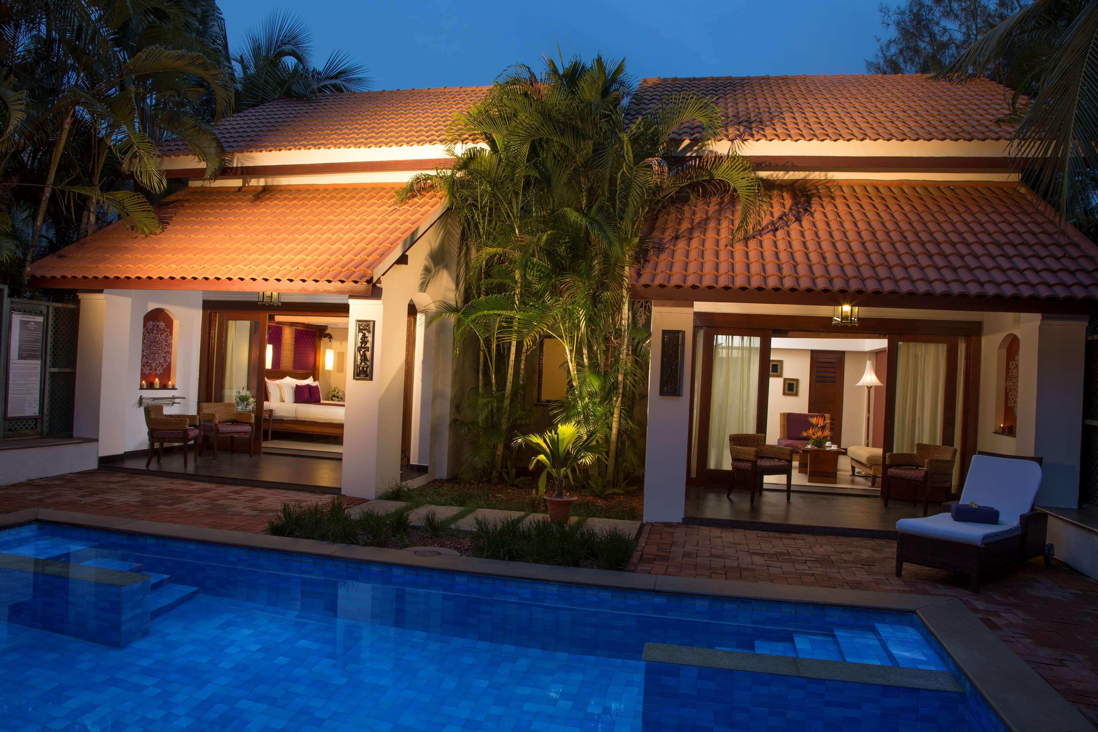 Radisson Blu Resort Temple Bay Mamallapuram Bagian luar foto A pool villa at The Oberoi, Goa