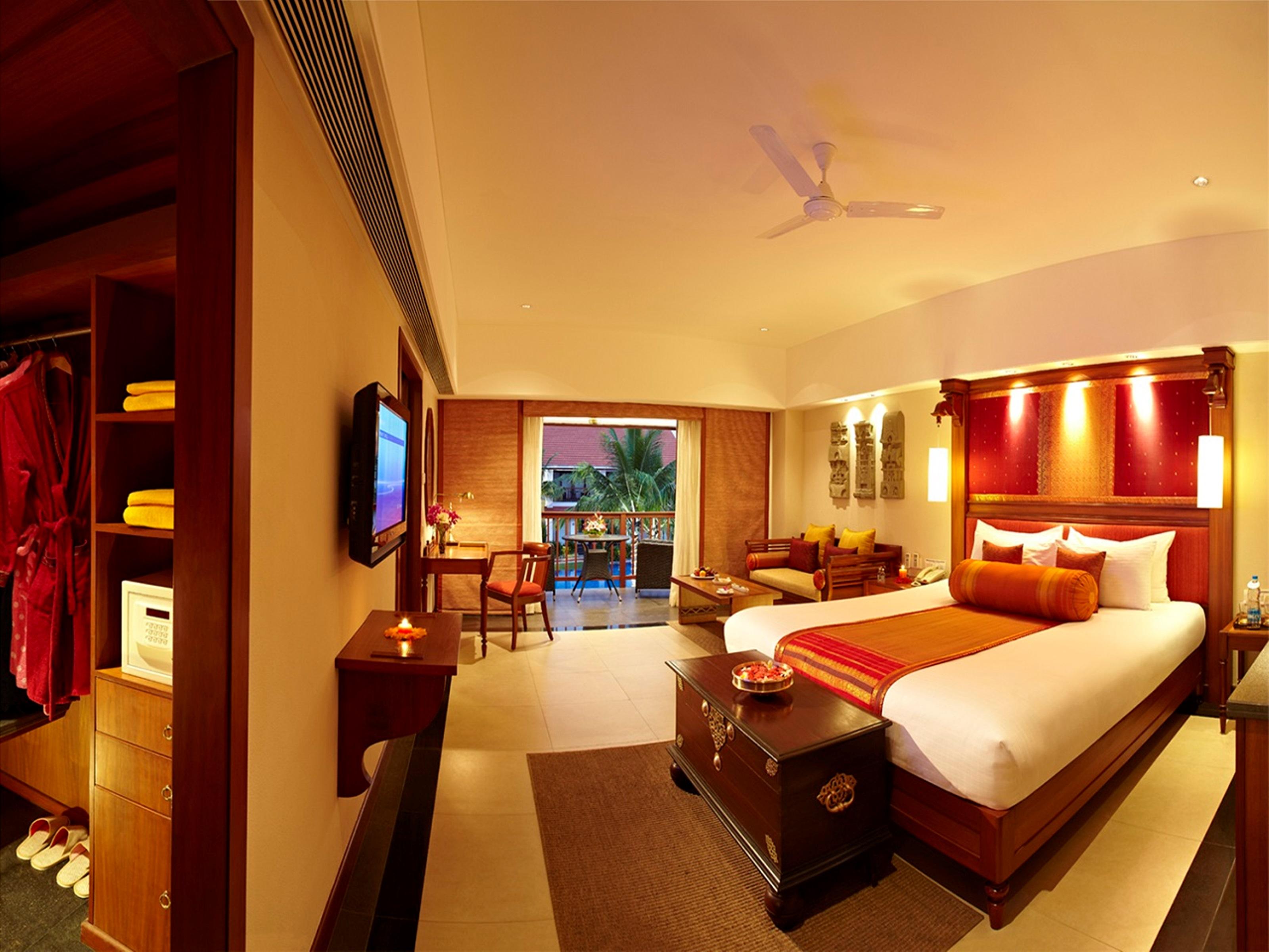 Radisson Blu Resort Temple Bay Mamallapuram Bagian luar foto A room at the Taj Bengal