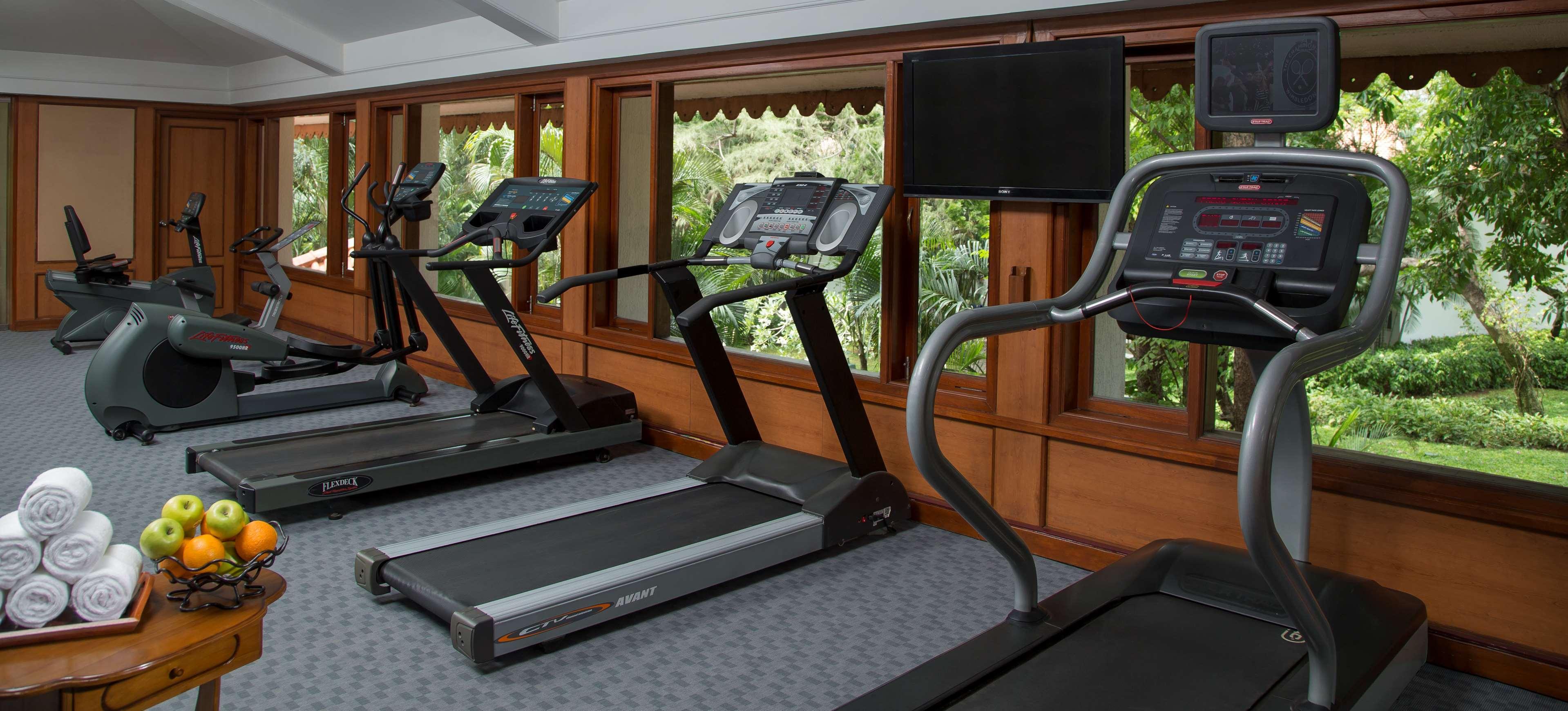 Radisson Blu Resort Temple Bay Mamallapuram Bagian luar foto Treadmills