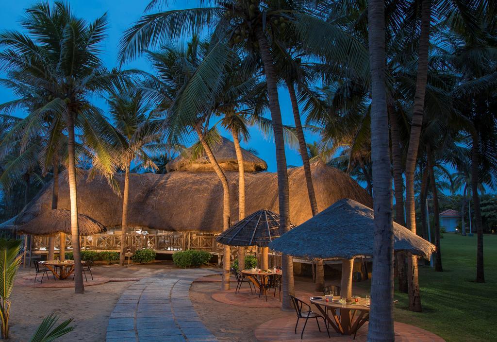 Radisson Blu Resort Temple Bay Mamallapuram Bagian luar foto The Beach Club at The Oberoi, Mumbai