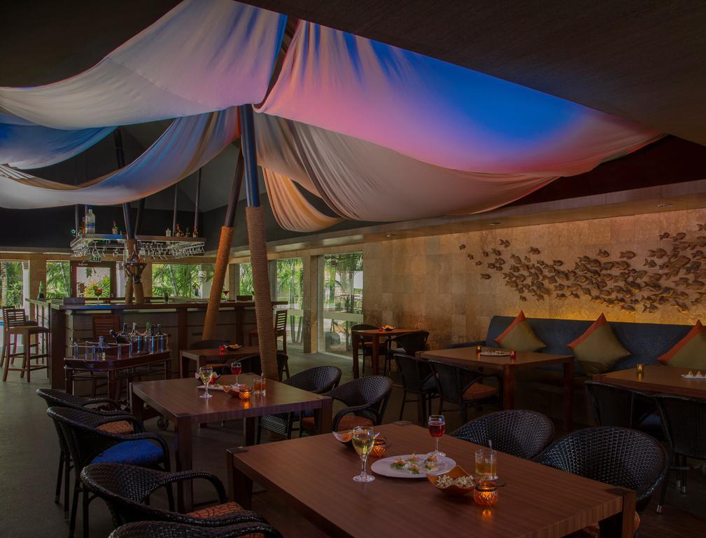 Radisson Blu Resort Temple Bay Mamallapuram Bagian luar foto Interior of the restaurant